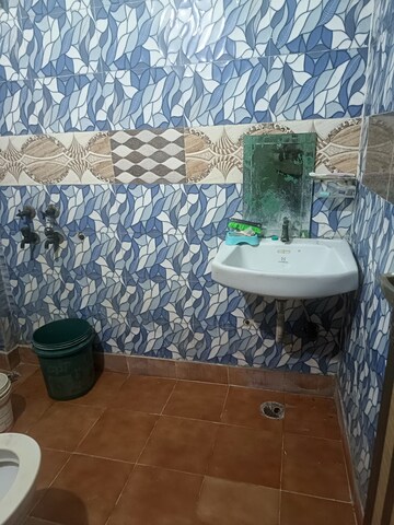 Team Area in 1 BHK Independent House at Sector 40 – for Rent