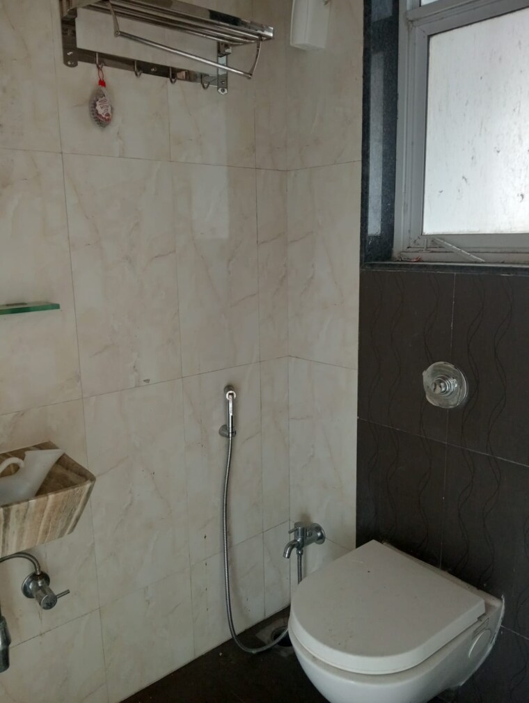 Bathroom, om-malaygiri-chs 3 Bedroom 885 Sq.Ft. Apartment In Borivali East Mumbai 9002340