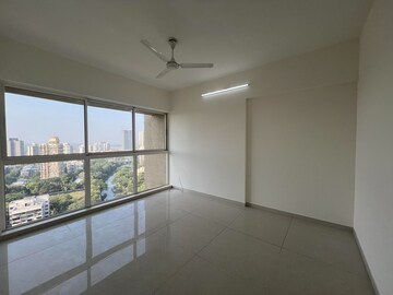 Room in 4 BHK Apartment at Runwal Elegante, Andheri West – for Rent