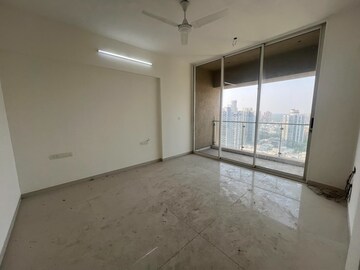 Room in 4 BHK Apartment at Runwal Elegante, Andheri West – for Rent