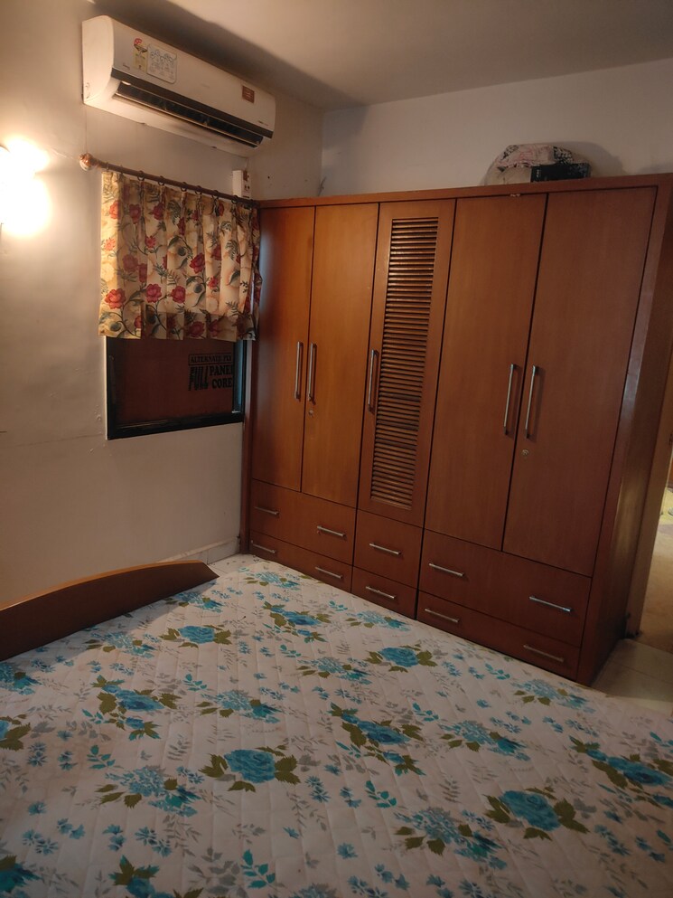 Room, adajan 2 Bedroom 1600 Sq.Ft. Apartment In Adajan Surat 9002373