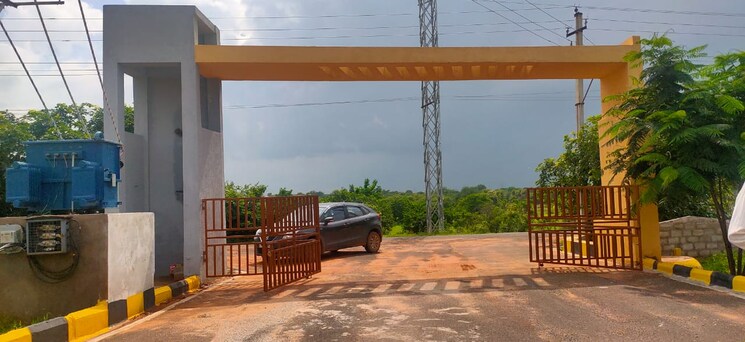  Parking, srisailam highway  202 Sq.Yd. Plot In Srisailam Highway Hyderabad 9002368