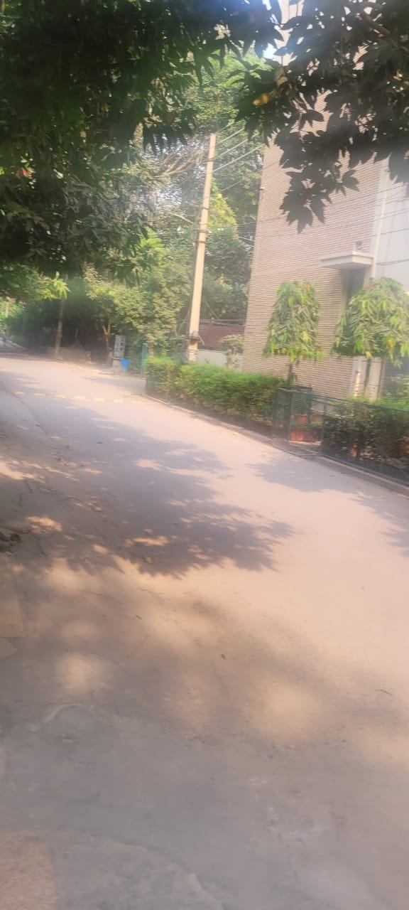 Retail Shop For Rent in Connaught Place