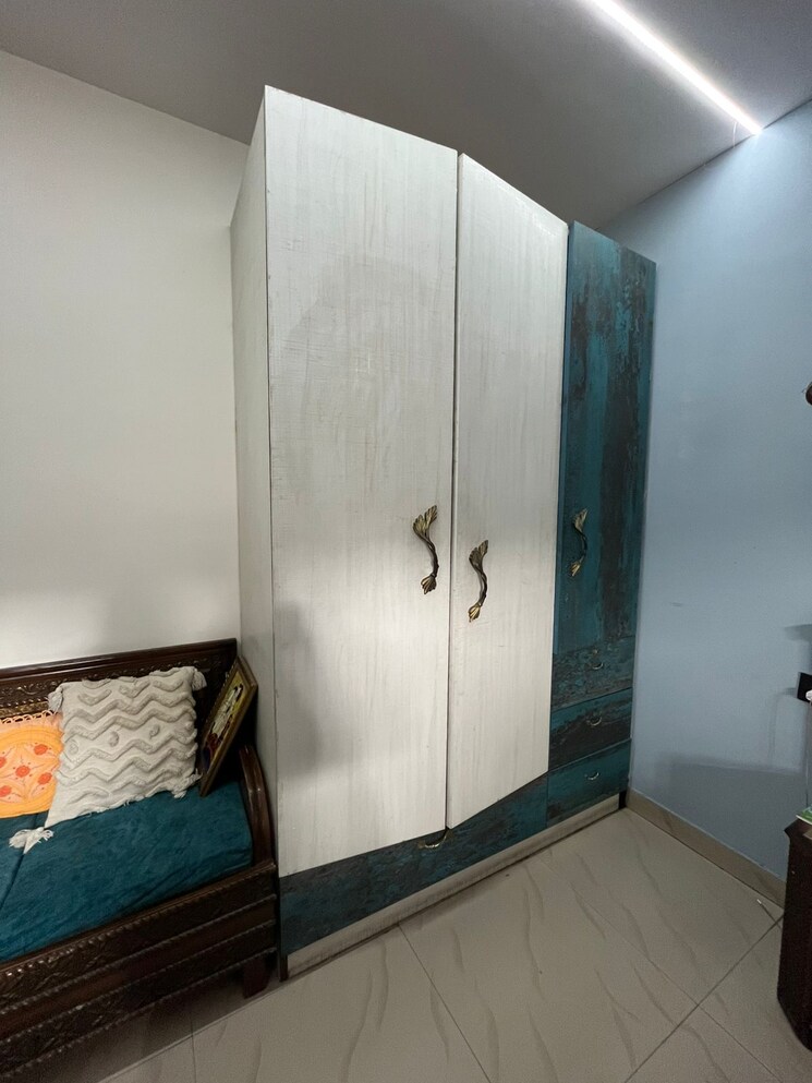 Bathroom, cosmos-golden-heights 3.5 Bedroom 1940 Sq.Ft. Apartment In Sain Vihar Ghaziabad 8970312