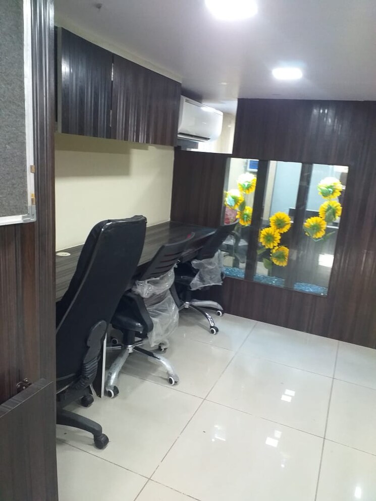 Team Area, haware-fantasia Commercial Office Space 600 Sq.Ft. In Vashi Sector 28 Navi Mumbai 9002434
