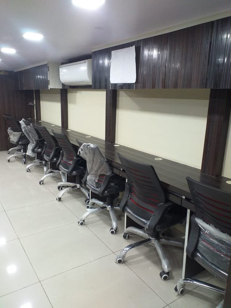Team Area, haware-fantasia Commercial Office Space 600 Sq.Ft. In Vashi Sector 28 Navi Mumbai 9002434