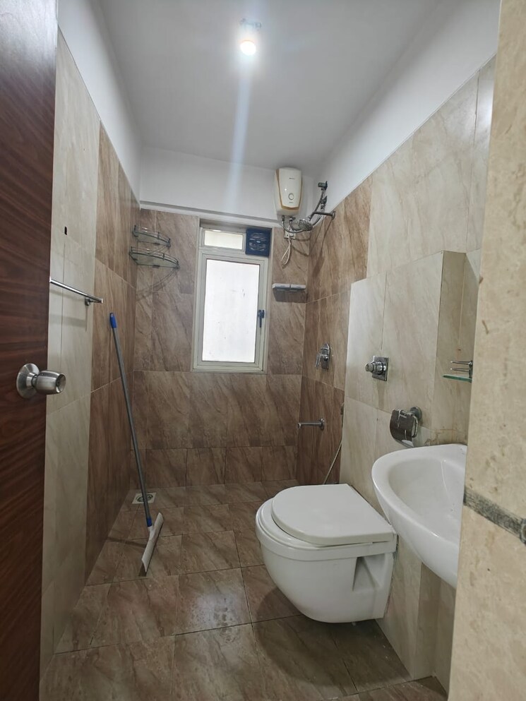 Bathroom, mahesh-jai-arati 3 Bedroom 1200 Sq.Ft. Apartment In Chembur Mumbai 9002440