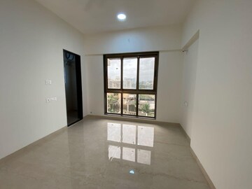 Room in 4 BHK Apartment at Usha Kiran CHS Andheri, Andheri West – for Rent
