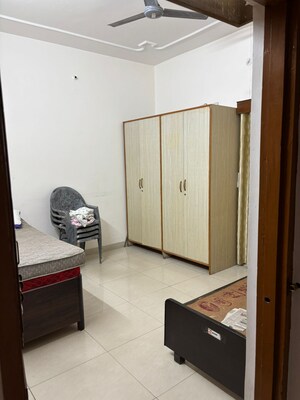 Room in 2 BHK Apartment at Pioneer Park Phase 1, Sector 61 – for Sale