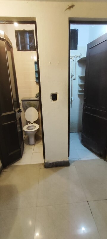 Building Lobby in 2.5 BHK Villa at Sector 55 – for Rent