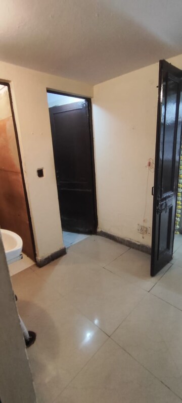 Building Lobby in 2.5 BHK Villa at Sector 55 – for Rent