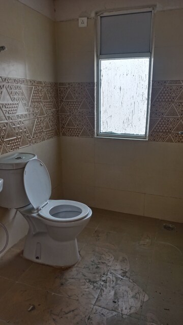 Bathroom in 3 BHK Apartment at Amrapali Golf Homes, Sector 4 Greater Noida – for Rent
