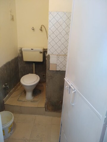 Bathroom in 1 BHK Builder Floor at Lajpat Nagar 4 – for Rent