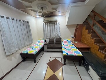 Room in  Pg at Aarcon Abhay Apartment, Kareli Bagh – for Rent