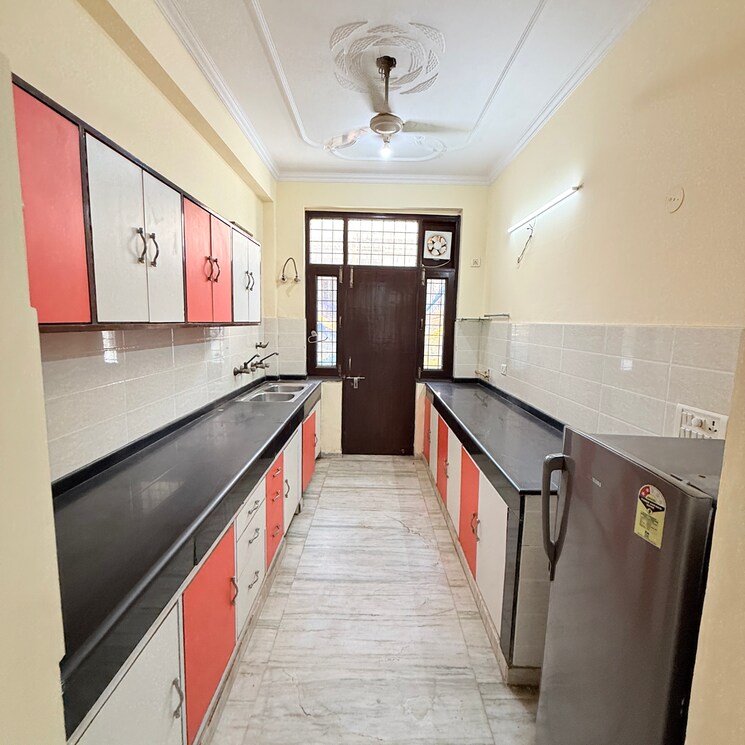 Kitchen, rwa-apartments-sector-47 3.5 Bedroom 200 Sq.Yd. Builder Floor In Sector 47 Noida 9002536