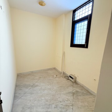 Room in 3.5 BHK Builder Floor at RWA Apartments Sector 47, Sector 47 – for Rent