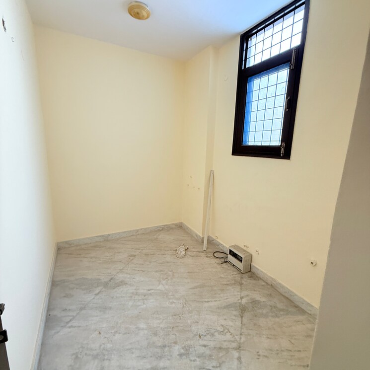 Room, rwa-apartments-sector-47 3.5 Bedroom 200 Sq.Yd. Builder Floor In Sector 47 Noida 9002536