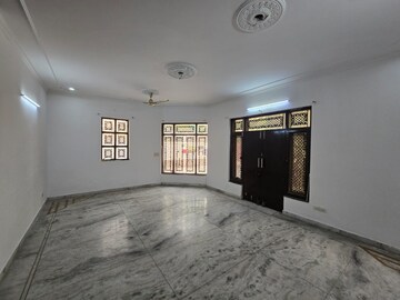 Room in 4 BHK Independent House at Sector 21c – for Rent