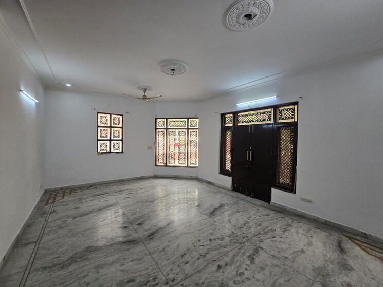 Room, sector 21c 4 Bedroom 4500 Sq.Ft. Independent House In Sector 21c Faridabad 9002545