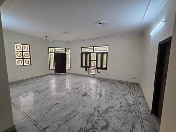 Room in 4 BHK Independent House at Sector 21c – for Rent