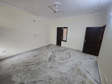 Room in 4 BHK Independent House at Sector 21c – for Rent
