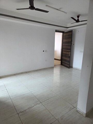 Room in 3 BHK Apartment at Ajnara Ambrosia, Sector 118 – for Rent