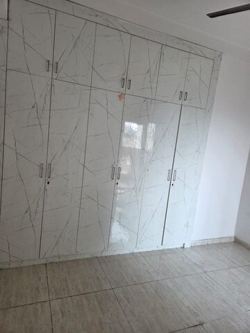 Bathroom in 3 BHK Apartment at Ajnara Ambrosia, Sector 118 – for Rent