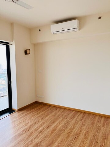 Room in 3 BHK Apartment at Ireo Victory Valley, Sector 67 – for Rent