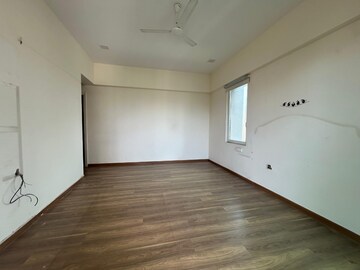 Room in 4 BHK Apartment at Windsor Grande Residences, Andheri West – for Rent