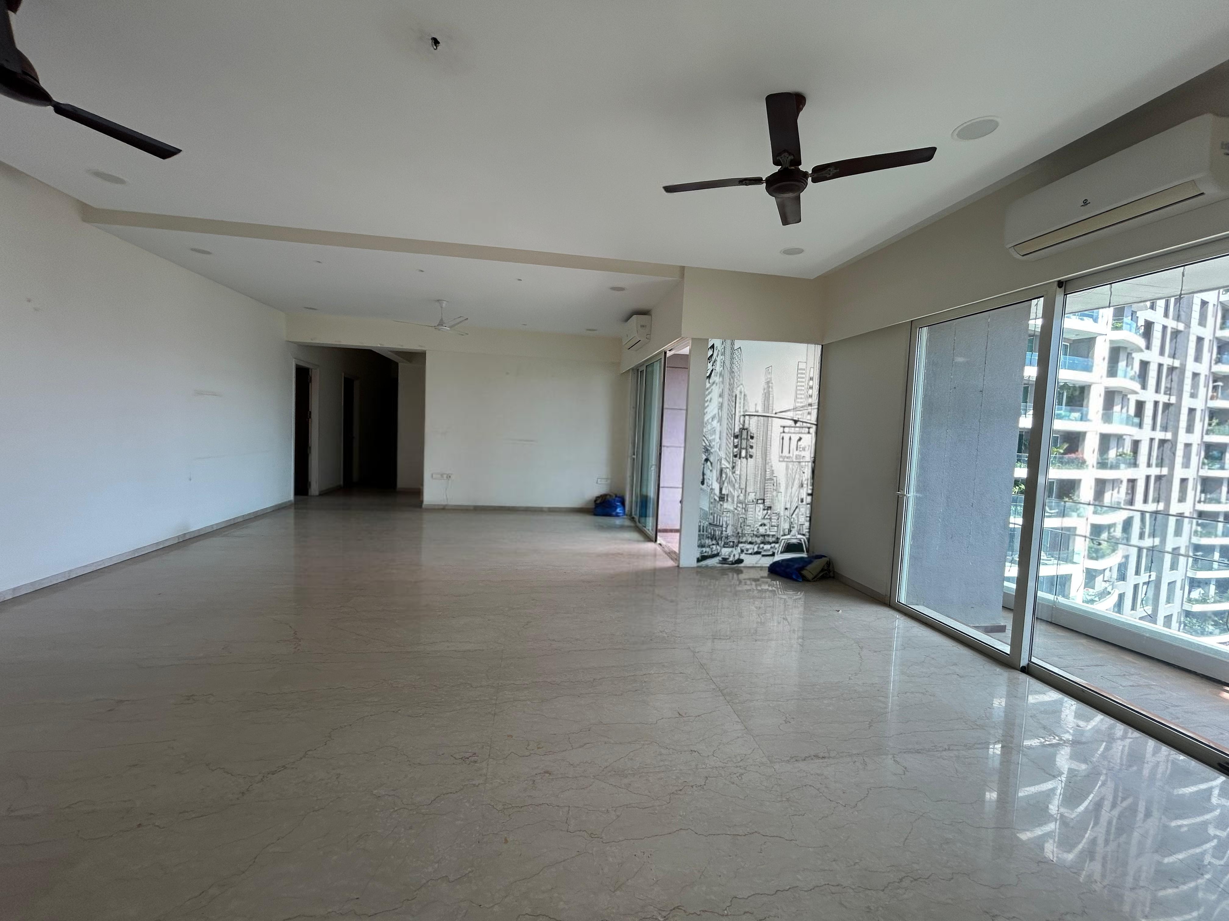 4 BHK + Servant Room Apartment For Rent in Windsor Grande Residences