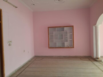Room in 2 BHK Villa at Gomti Nagar – for Rent
