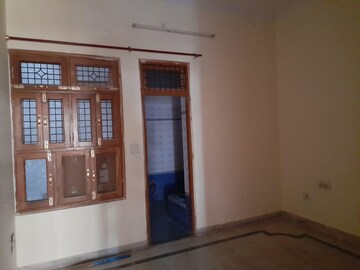 Room in 2 BHK Villa at Gomti Nagar – for Rent