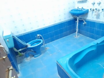 Swimming Pool in 2 BHK Villa at Gomti Nagar – for Rent