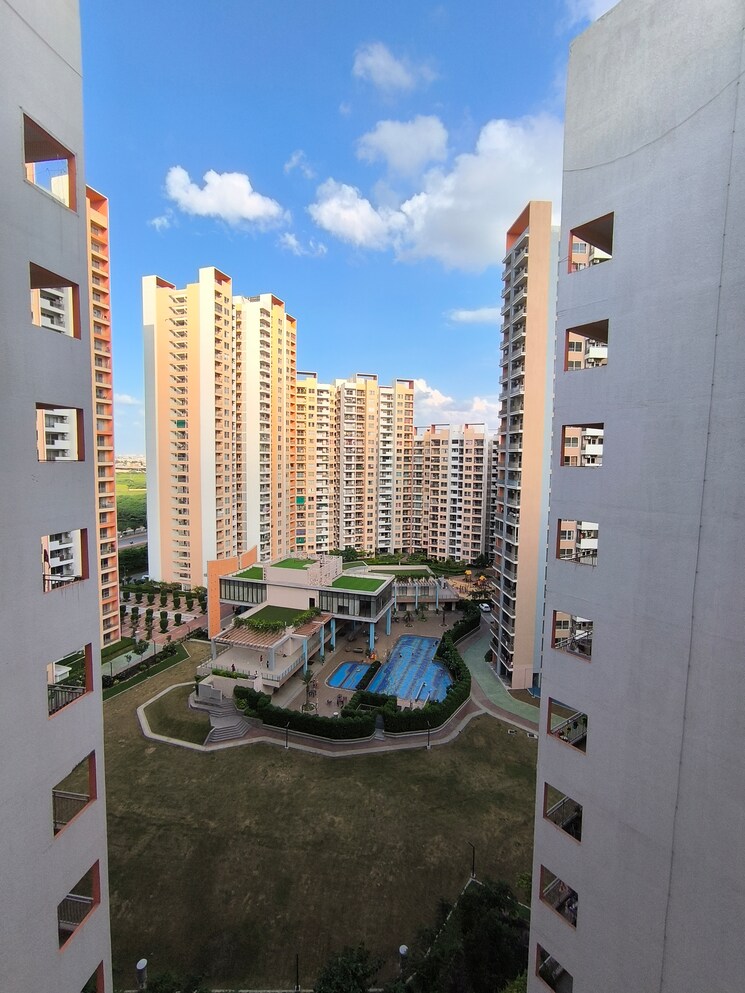 Exterior View, shapoorji-pallonji-joyville-phase-2 3 Bedroom 1852 Sq.Ft. Apartment In Sector 102 Gurgaon 9002591