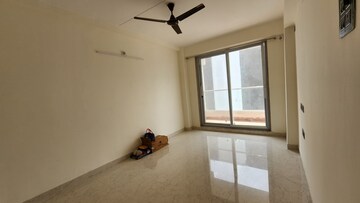 Room in 2 BHK Apartment at Lake View Apartments Powai, Powai – for Rent