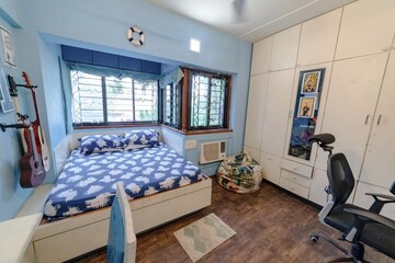 Bedroom in 4 BHK Apartment at Versova – for Rent