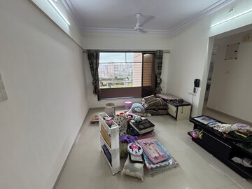Furnished Amenities in 2 BHK Apartment at Kandivali East – for Rent