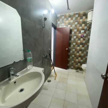 Bathroom in 2.5 BHK Builder Floor at Sector 23 – for Rent