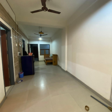 Room in 2.5 BHK Builder Floor at Sector 23 – for Rent