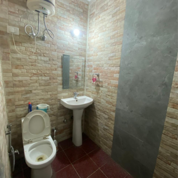 Bathroom in 2.5 BHK Builder Floor at Sector 23 – for Rent