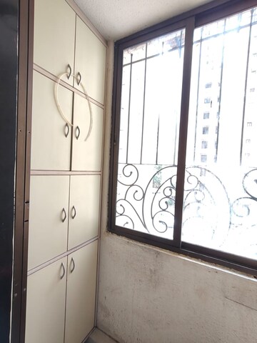 Furnished Amenities in 2 BHK Apartment at Lake Florence, Powai – for Rent