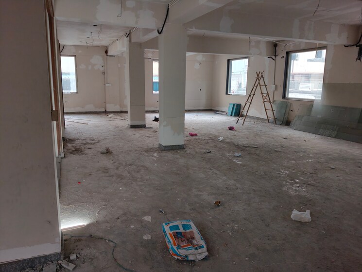  Parking, sector 67 Commercial Warehouse 4000 Sq.Yd. In Sector 67 Noida 9002691