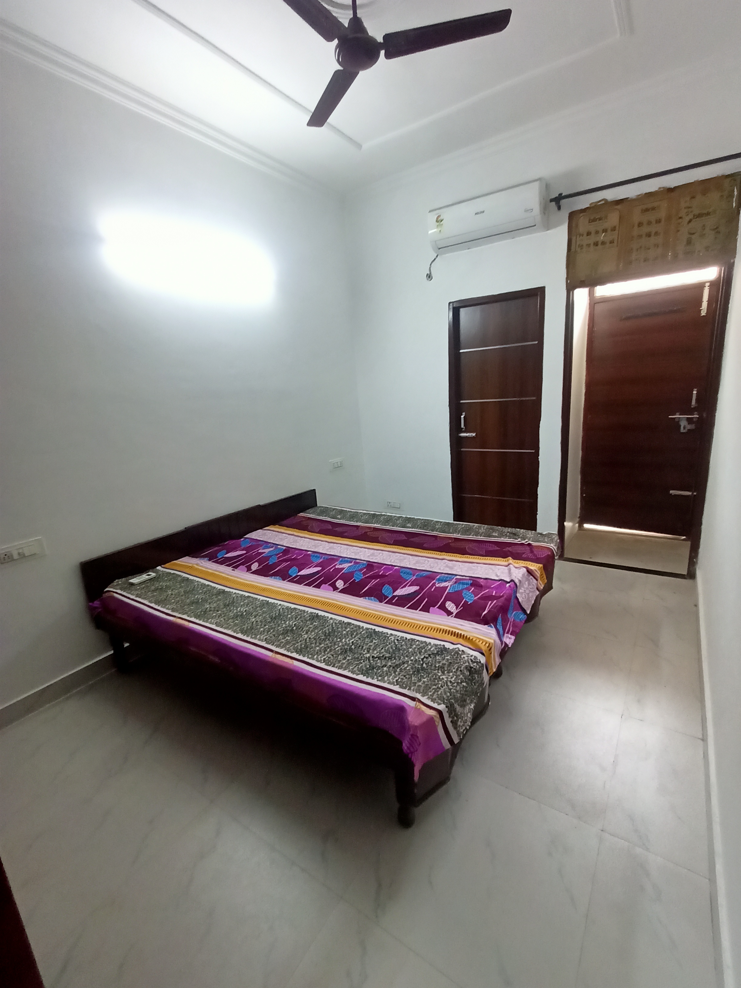 1 BHK Independent House For Rent in Sector 11