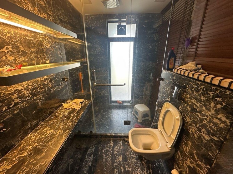 Bathroom, andheri-chs 4 Bedroom 2200 Sq.Ft. Apartment In Andheri West Mumbai 9002645