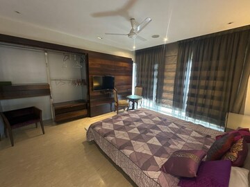 Bedroom in 4 BHK Apartment at Andheri CHS, Andheri West – for Rent