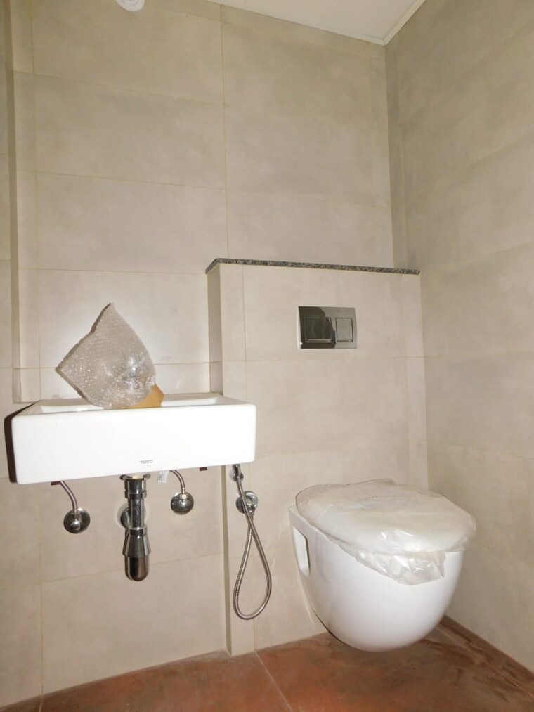 Bathroom, shapoorji-pallonji-sarova 1.5 Bedroom 515 Sq.Ft. Apartment In Kandivali East Mumbai 9002654