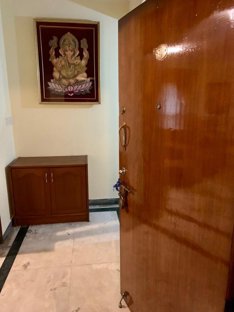 Room, cubbon-terraces 4 Bedroom 2400 Sq.Ft. Apartment In Infantry Road Bangalore 9002659