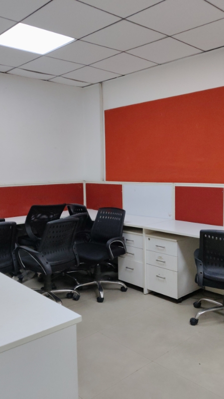 Office Space For Rent in Royal Project 