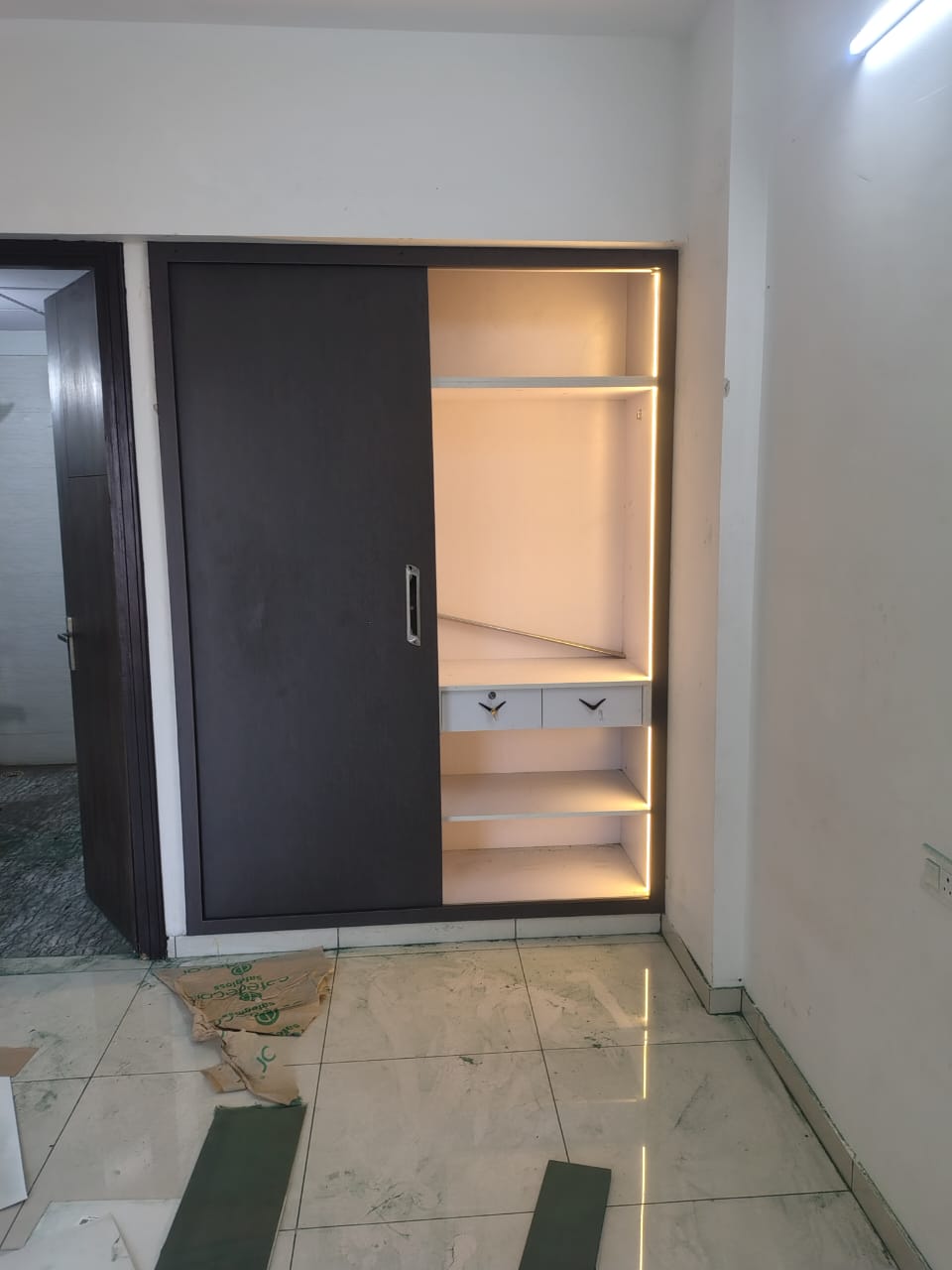 2 BHK Apartment For Rent in Nirala Estate