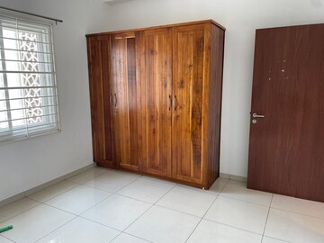 Room in 4 BHK Apartment at LnT Raintree Boulevard, Hebbal – for Rent